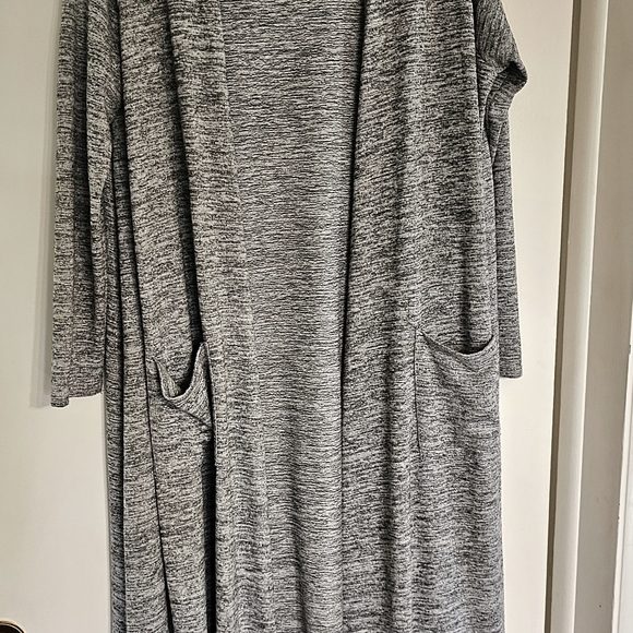 LULAROE SARAH CARDIGAN XL in Gray - Picture 3 of 6